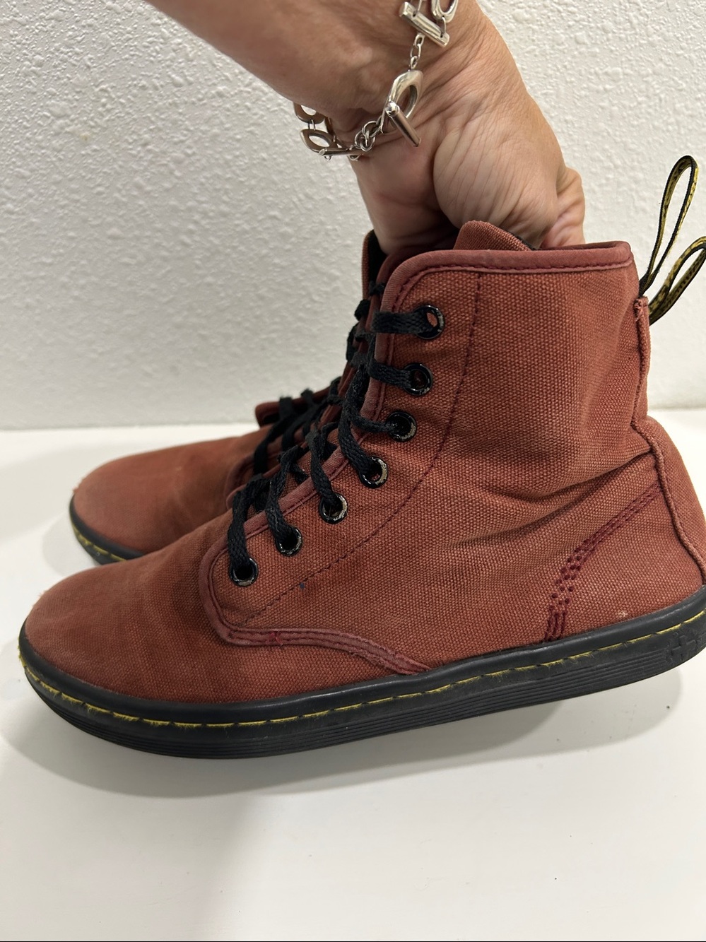 Dr. Doc Martens Shoreditch Maroon Canvas Lace Up Boots |Size 7 - Picture 4 of 10